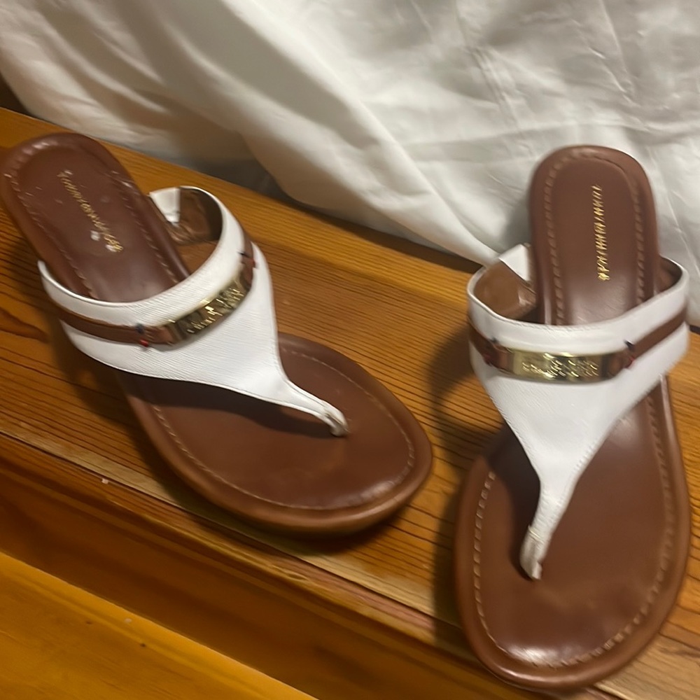 This pair want last long at all.size  10. Like brand new